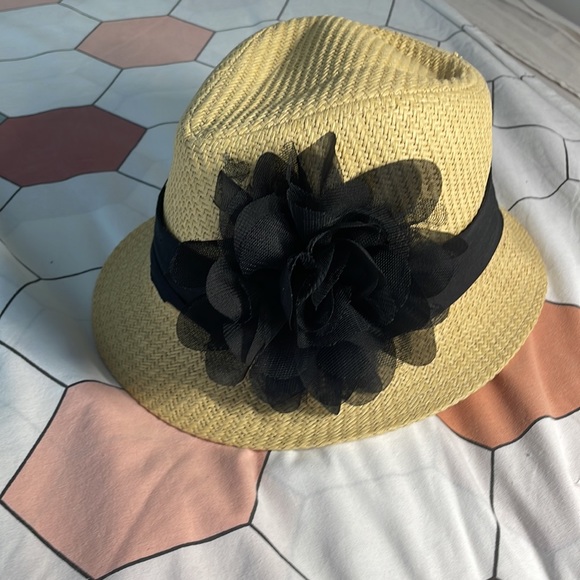 Summer bucket hat for kids not used. - Picture 3 of 5